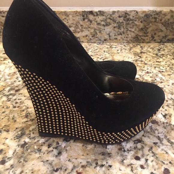 Shoe dazzle black studded wedges - Picture 2 of 5